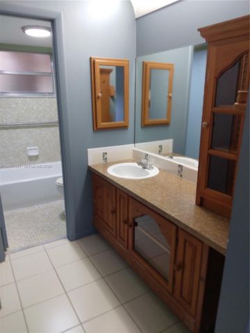 6870 Royal Palm Boulevard 111M, Margate, FL 33063