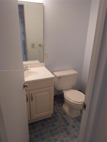 6870 Royal Palm Boulevard 111M, Margate, FL 33063