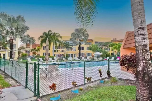 6870 Royal Palm Boulevard 111M, Margate, FL 33063