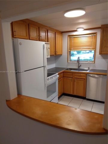 6870 Royal Palm Boulevard 111M, Margate, FL 33063
