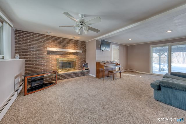 41 Kingswood Drive, Southington, CT 06489