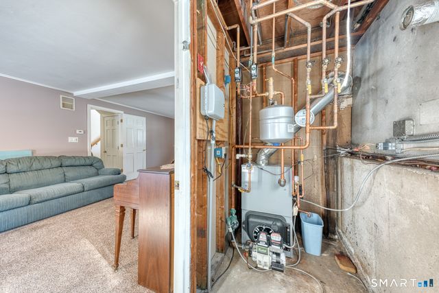 41 Kingswood Drive, Southington, CT 06489