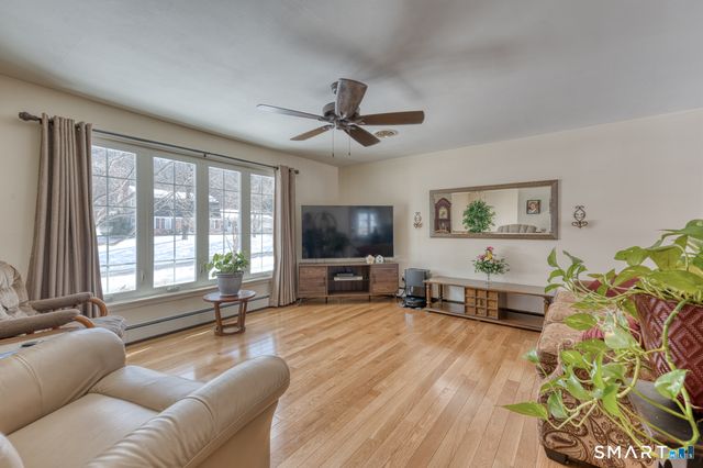 41 Kingswood Drive, Southington, CT 06489