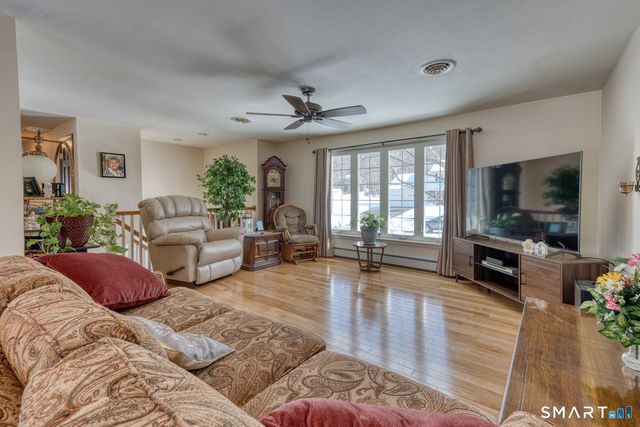 41 Kingswood Drive, Southington, CT 06489