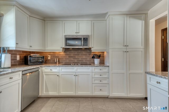 41 Kingswood Drive, Southington, CT 06489