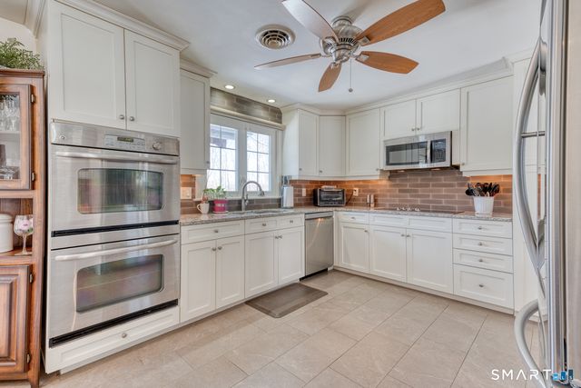 41 Kingswood Drive, Southington, CT 06489