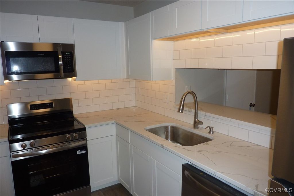 424 Hickorywood Cir, Henrico, VA 23223