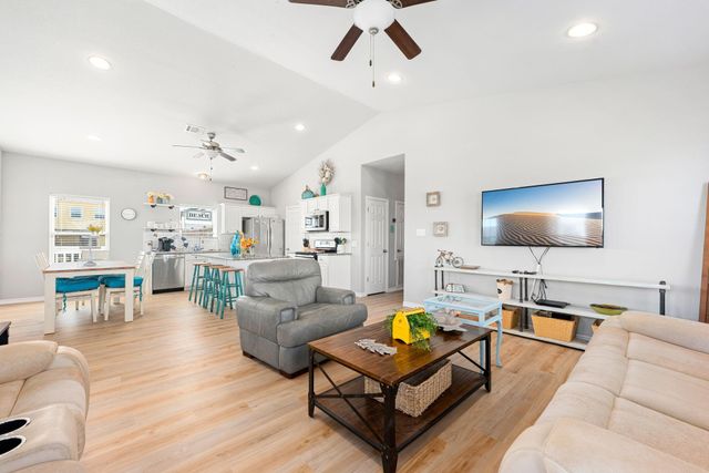 847 S Tinkle Lane, Crystal Beach, TX 77650