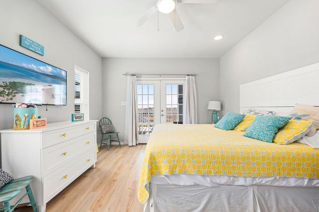 847 S Tinkle Lane, Crystal Beach, TX 77650