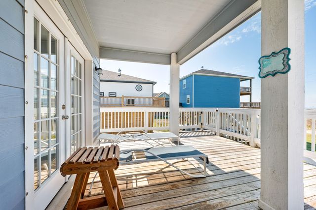 847 S Tinkle Lane, Crystal Beach, TX 77650