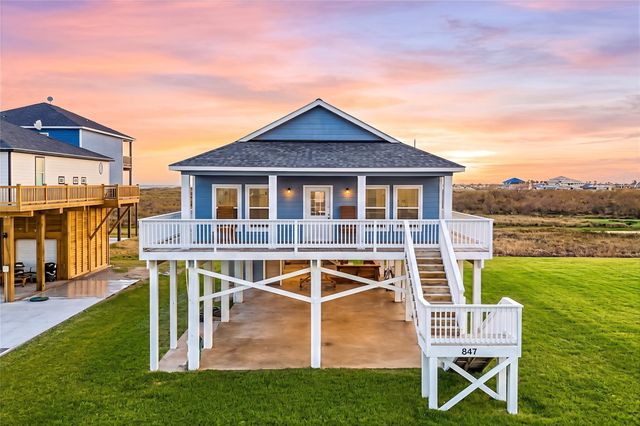 847 S Tinkle Lane, Crystal Beach, TX 77650