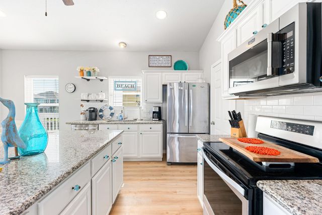 847 S Tinkle Lane, Crystal Beach, TX 77650
