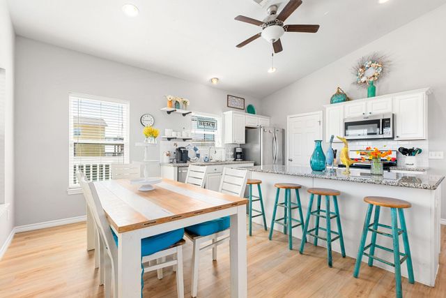 847 S Tinkle Lane, Crystal Beach, TX 77650