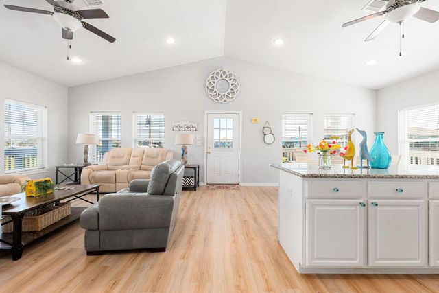847 S Tinkle Lane, Crystal Beach, TX 77650