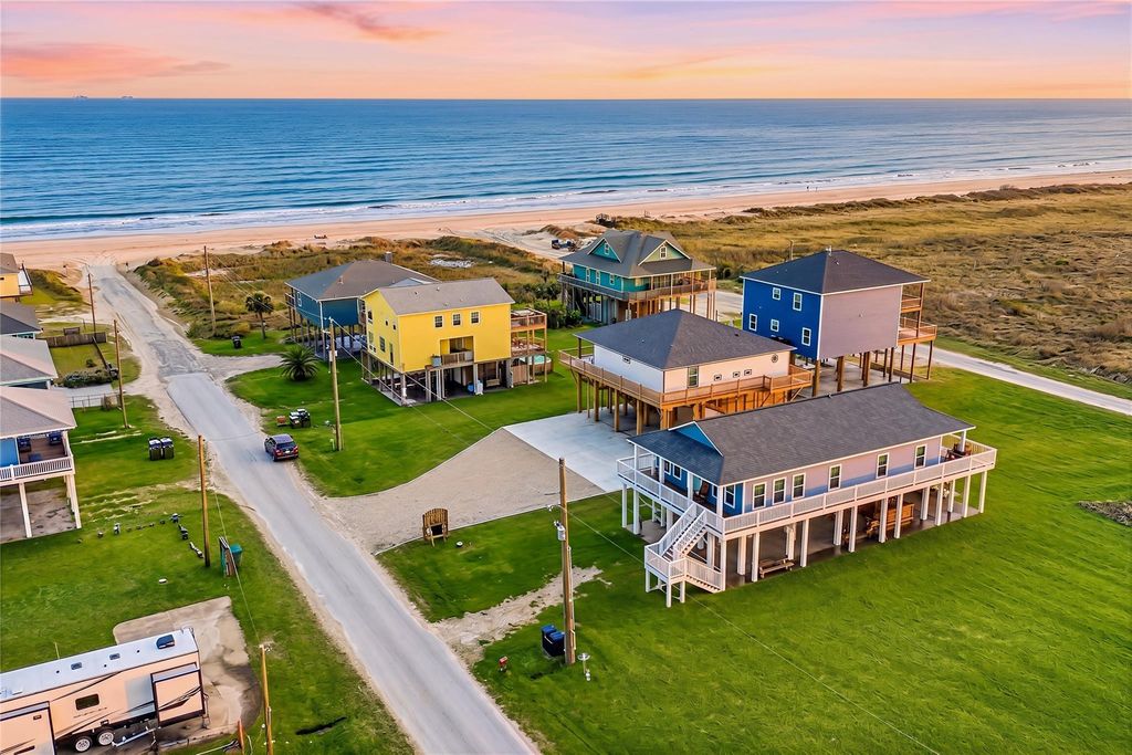 847 S Tinkle Lane, Crystal Beach, TX 77650