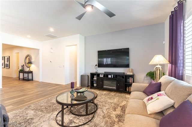 6225 Gambetta Street, Las Vegas, NV 89115