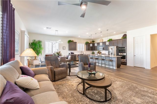 6225 Gambetta Street, Las Vegas, NV 89115