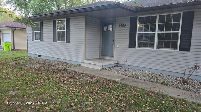 2705 Rosebud Circle, Sedalia, MO 65301