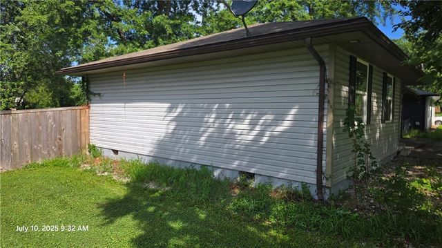 2705 Rosebud Circle, Sedalia, MO 65301