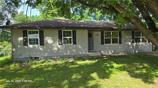 2705 Rosebud Circle, Sedalia, MO 65301