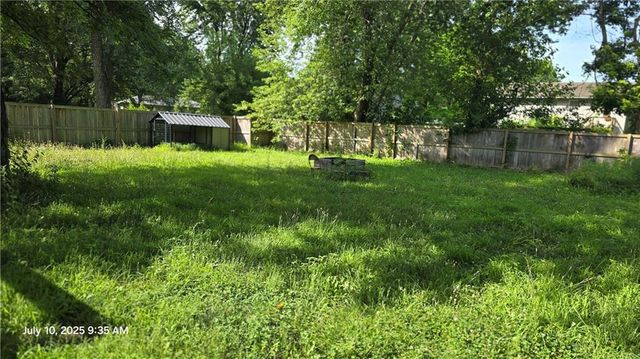 2705 Rosebud Circle, Sedalia, MO 65301