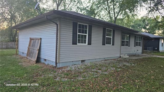 2705 Rosebud Circle, Sedalia, MO 65301