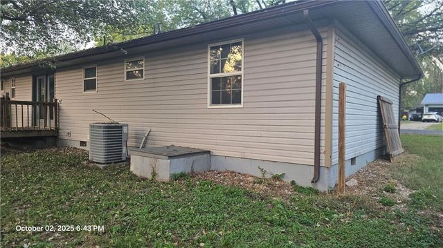 2705 Rosebud Circle, Sedalia, MO 65301