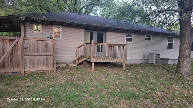 2705 Rosebud Circle, Sedalia, MO 65301