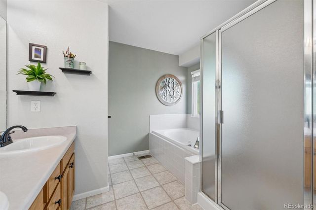 2805 S Walden Way, Aurora, CO 80013