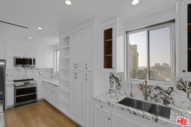 100 S Doheny Drive 805, Los Angeles, CA 90048