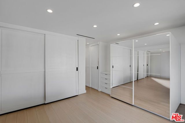 100 S Doheny Drive 805, Los Angeles, CA 90048