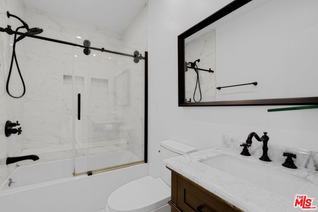 100 S Doheny Drive 805, Los Angeles, CA 90048