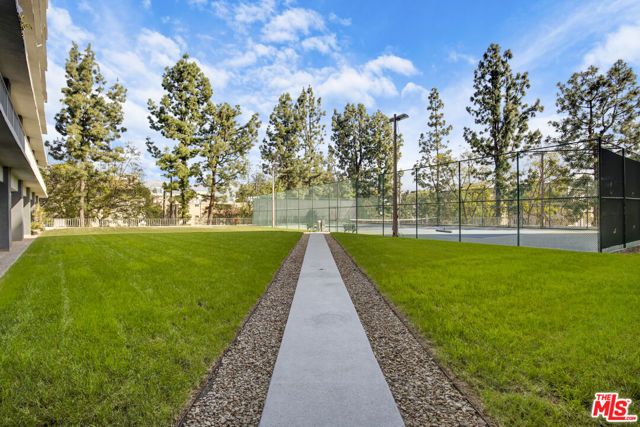 100 S Doheny Drive 805, Los Angeles, CA 90048