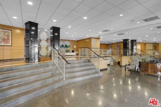 100 S Doheny Drive 805, Los Angeles, CA 90048