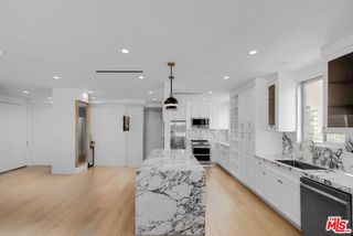 100 S Doheny Drive 805, Los Angeles, CA 90048