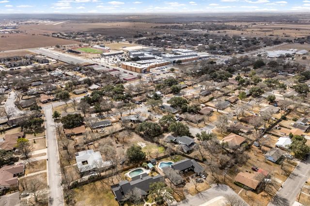 795 Vogel DR, Lockhart, TX 78644