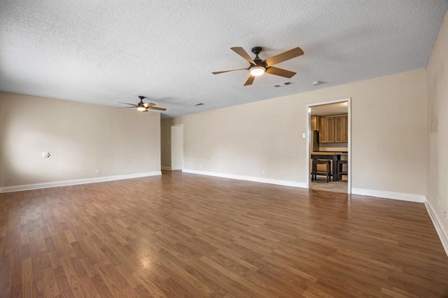 795 Vogel DR, Lockhart, TX 78644