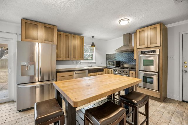 795 Vogel DR, Lockhart, TX 78644