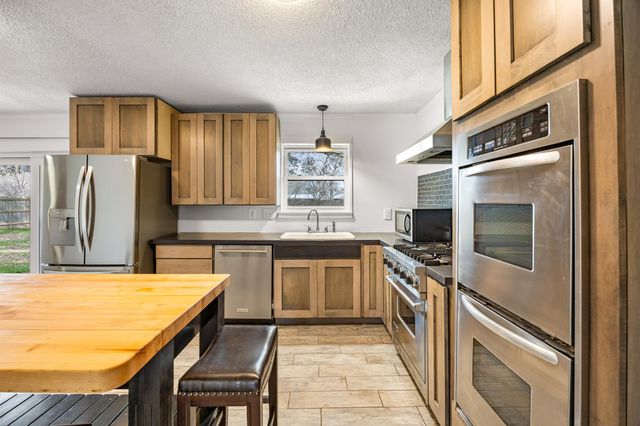 795 Vogel DR, Lockhart, TX 78644