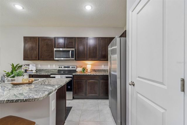 33083 FROSTED CLOVER WAY, Wesley Chapel, FL 33545