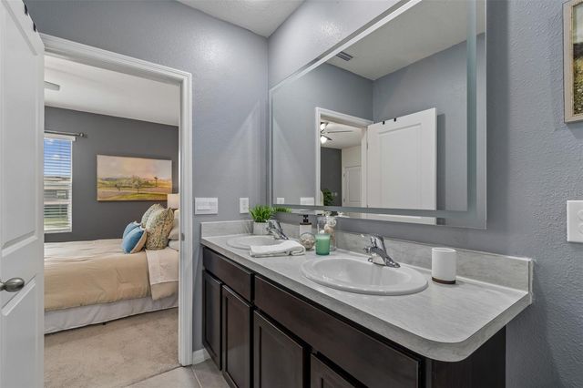 33083 FROSTED CLOVER WAY, Wesley Chapel, FL 33545