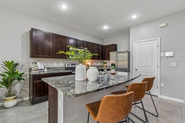 33083 FROSTED CLOVER WAY, Wesley Chapel, FL 33545