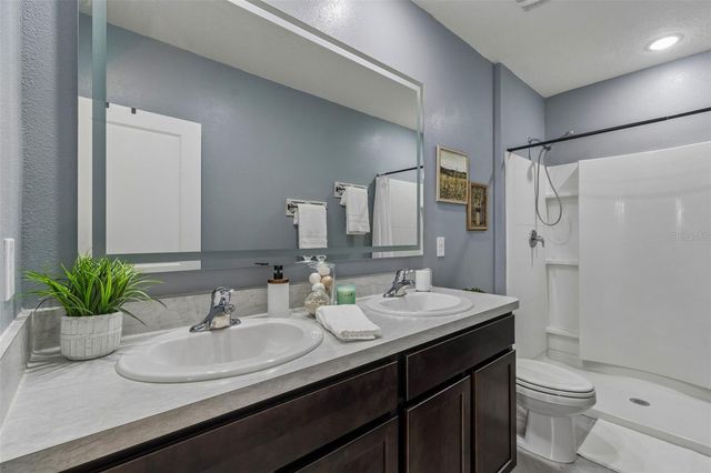 33083 FROSTED CLOVER WAY, Wesley Chapel, FL 33545