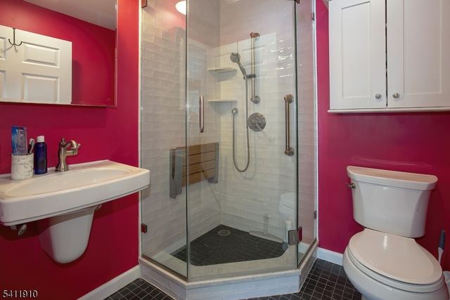 11 Beech St, Byram Twp., NJ 07874