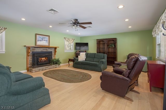 11 Beech St, Byram Twp., NJ 07874