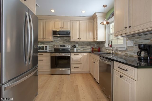 11 Beech St, Byram Twp., NJ 07874