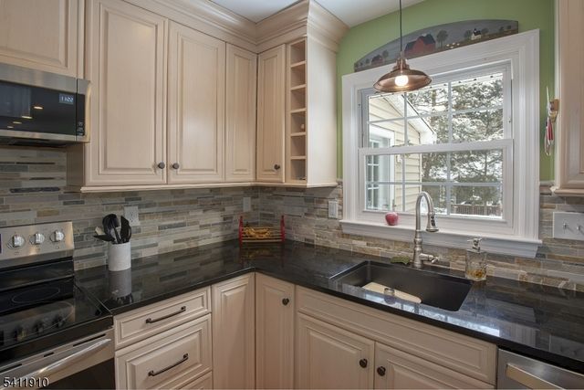 11 Beech St, Byram Twp., NJ 07874