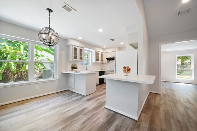 1726 Ashford Hollow Lane, Houston, TX 77077