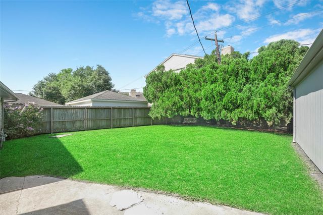 1726 Ashford Hollow Lane, Houston, TX 77077