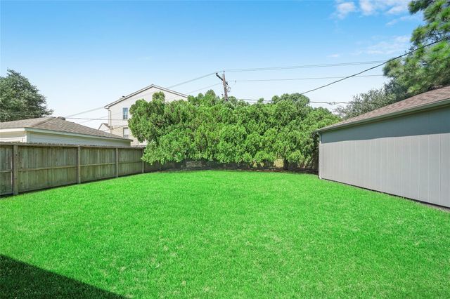 1726 Ashford Hollow Lane, Houston, TX 77077